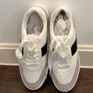 BRAND NEW NEVER WORN London Rebel Side Striped Lace up Sneakers Size US 9 UK 7